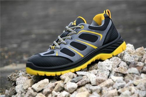 Mitaene Footwear