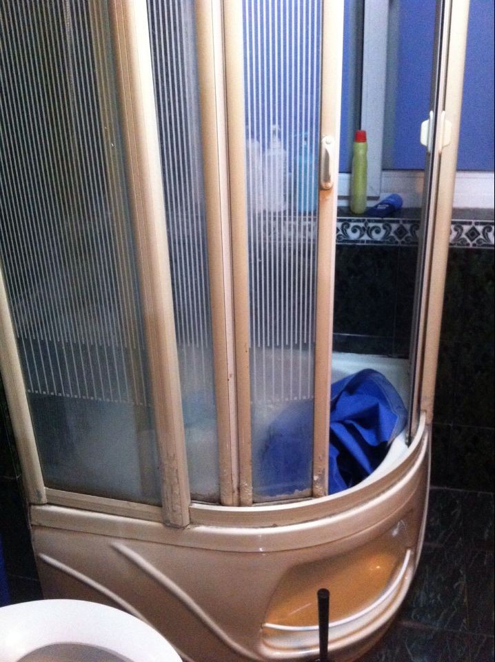 上海WMK華美嘉整體淋浴房漏水維修原始圖片2