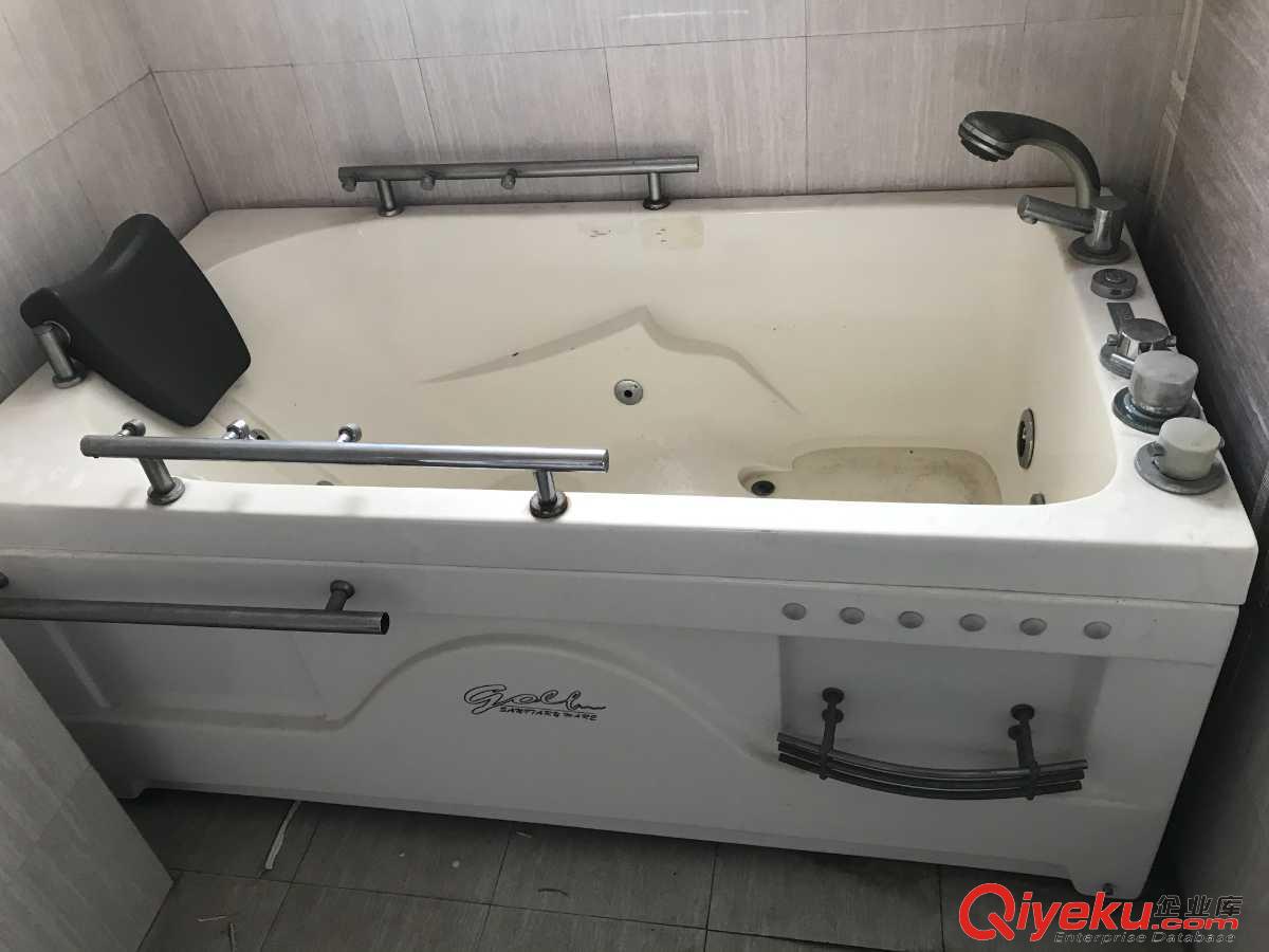 上海惠達浴缸維修、普陀區(qū)維修浴缸漏水