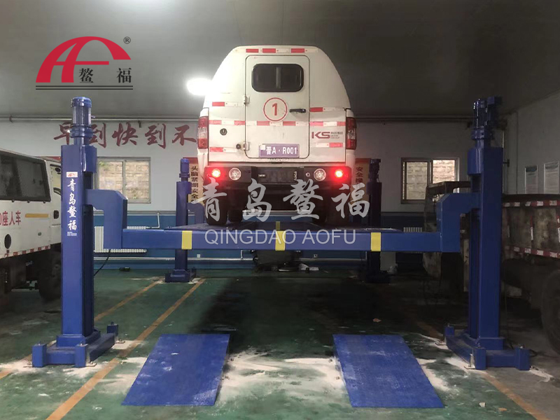 大車四柱橫梁舉升機汽車維修鰲福廠家供應(yīng)電動機械式前后可移動