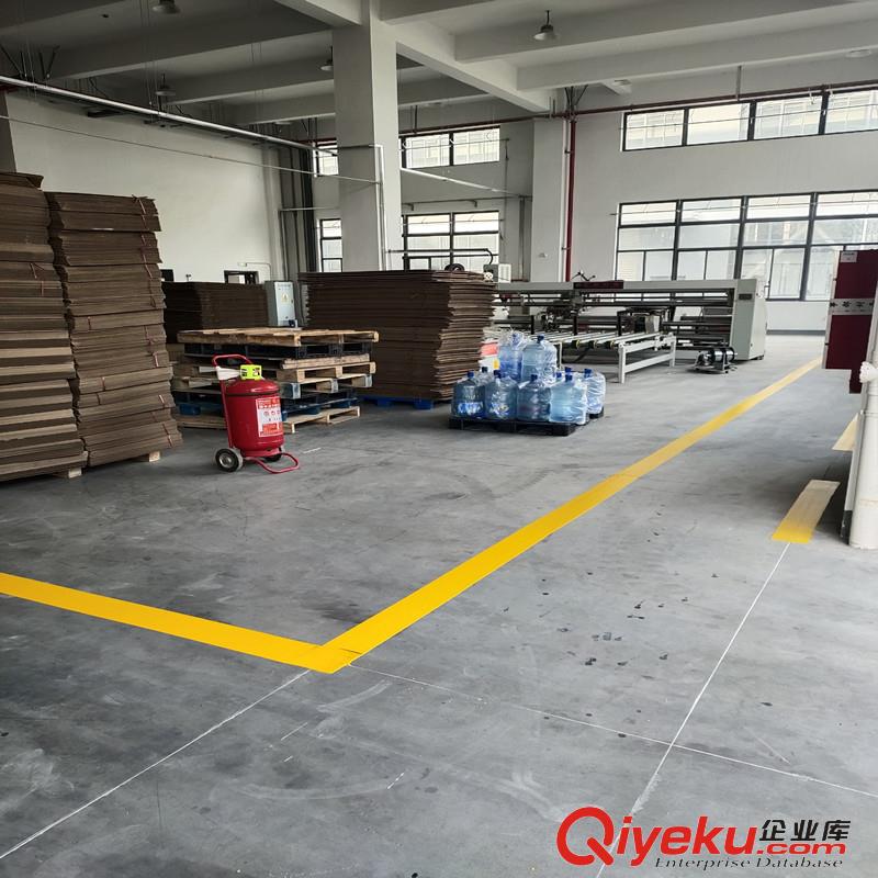 供應(yīng)太倉(cāng)蘇州廠區(qū)道路畫(huà)線、消防標(biāo)線、車(chē)位畫(huà)線、工廠人行通道標(biāo)線價(jià)格原始圖片2