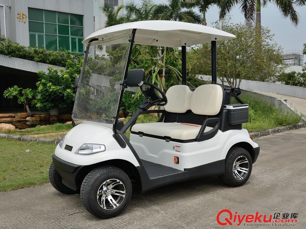 南京電動高爾夫球車廠家，豪華4座高爾夫球車銷售