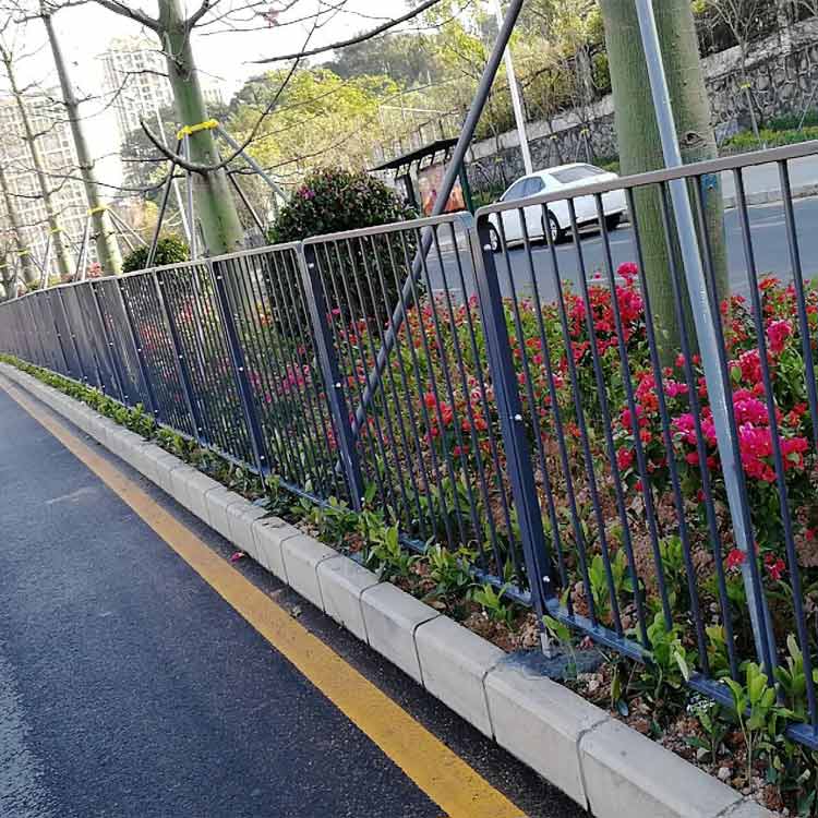 城市护栏价格 道路中间隔离栏杆 东莞市政护栏安装