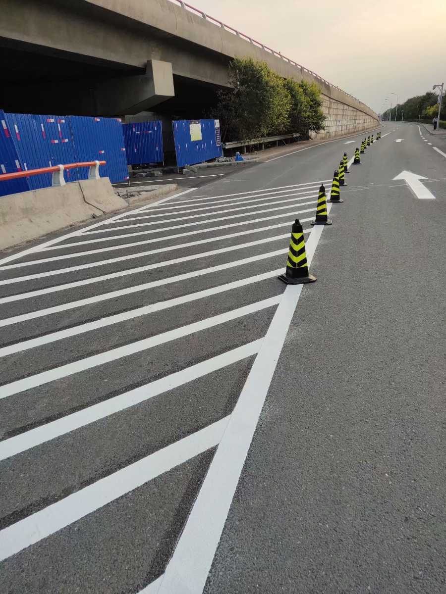 天津蓟州区冷喷道路划线 停车场消防通道划线 小区出入口划线施工厂商