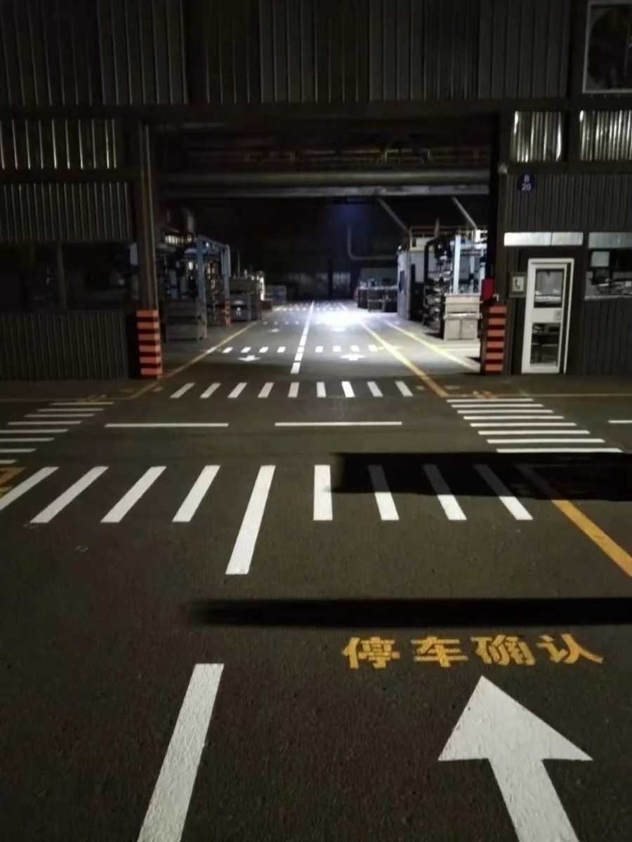 天津河北區(qū)道路劃線 地庫出入口減速標識標線 工程質(zhì)量過硬