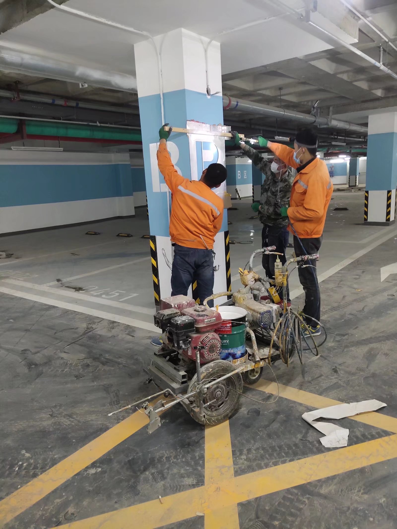 天津靜海區停車場藝術墻面分區 地下車庫墻面柱子噴漆施工價格