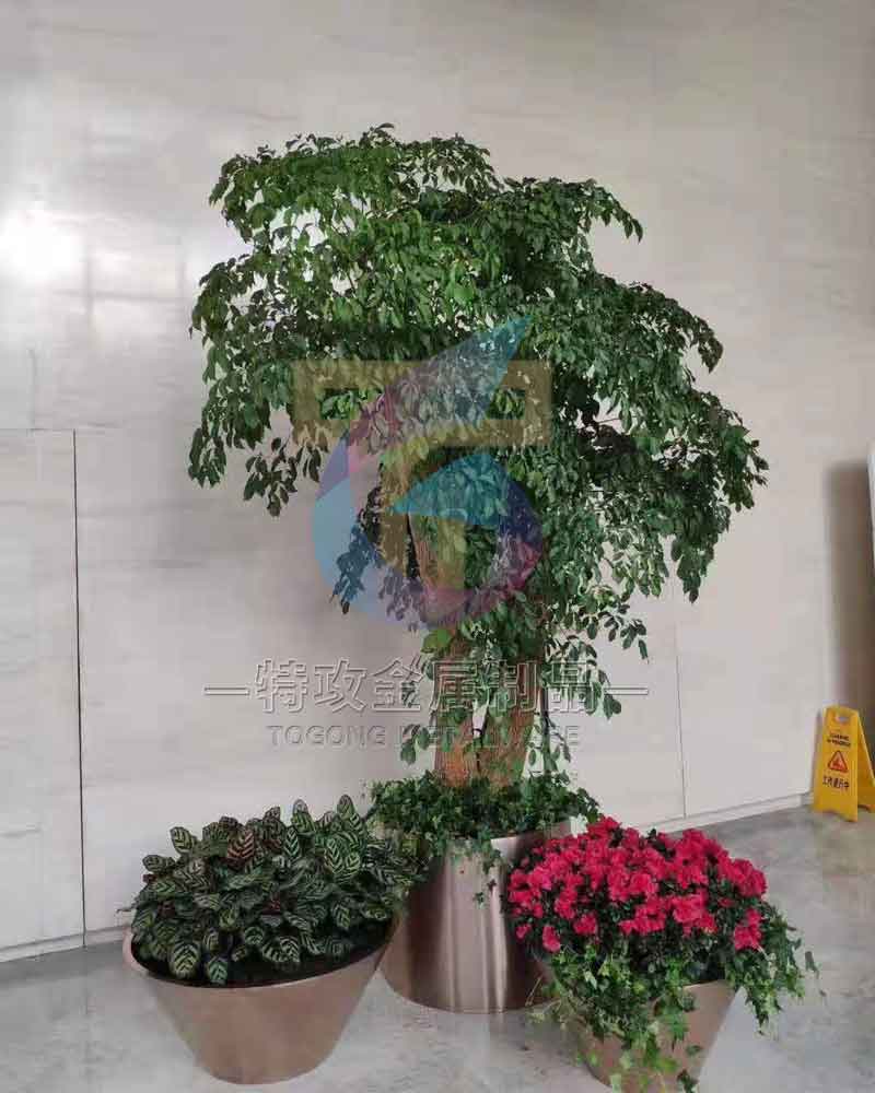 不銹鋼花盆花器_特攻不銹鋼花盆定制_商業(yè)街不銹鋼花器廠家