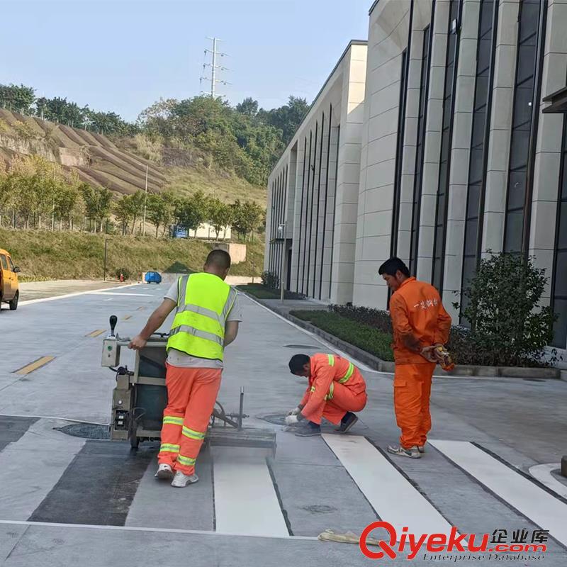 長(zhǎng)壽山區(qū)道路熱熔振蕩標(biāo)線 公路反光劃線公司
