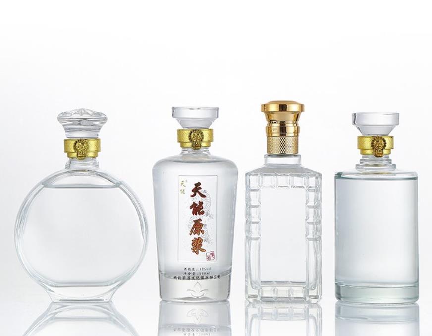 玻璃洋酒瓶定做廠家，玻璃洋酒瓶生產(chǎn)廠家，洋酒瓶生產(chǎn)廠家