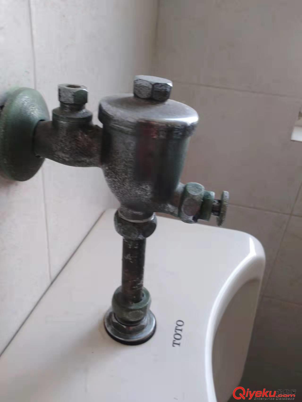 上海TOTO小便池進水閥漏水更換維修