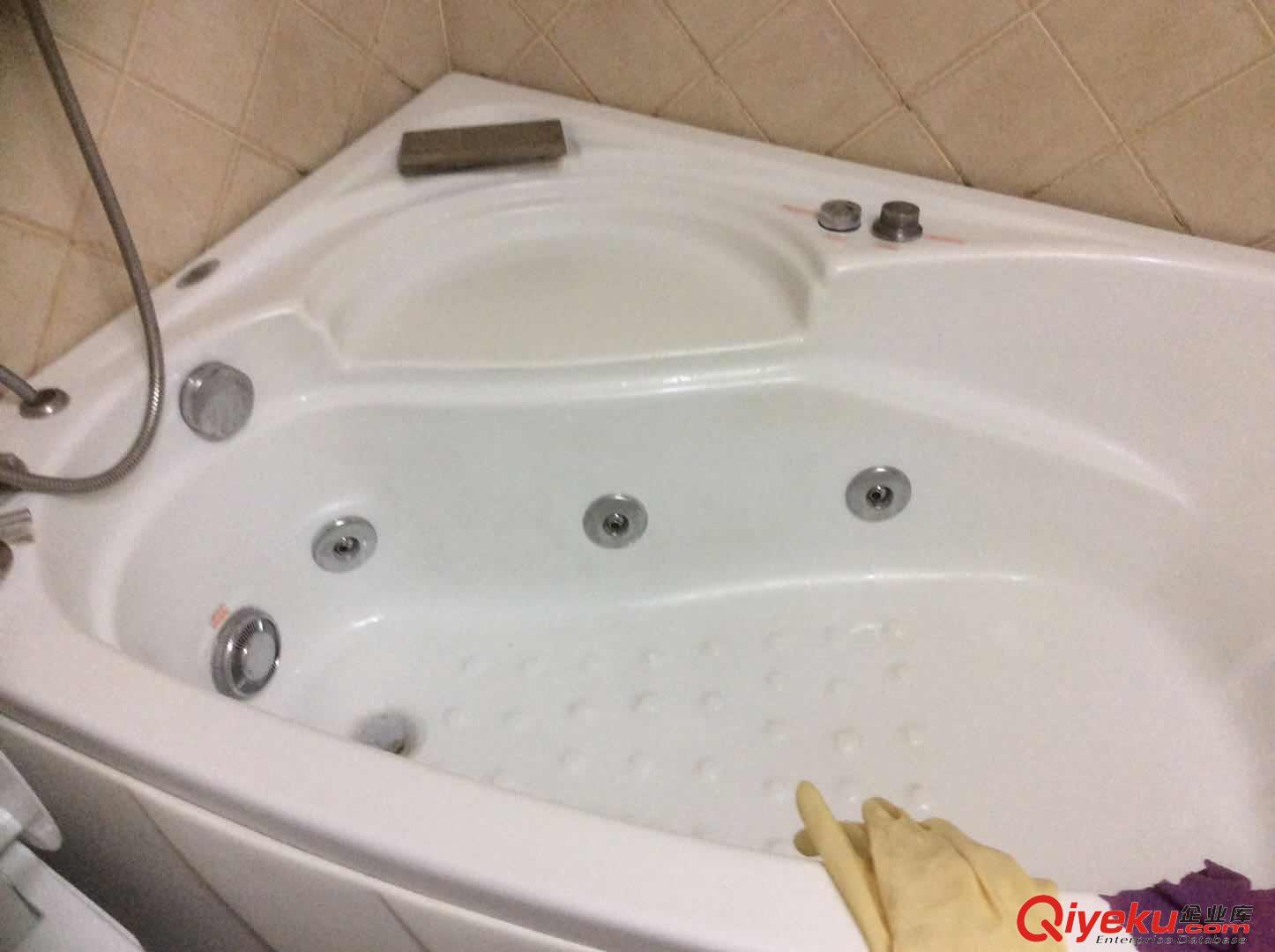 浴缸漏水維修 上海錦秋路浴缸維修裂縫修補