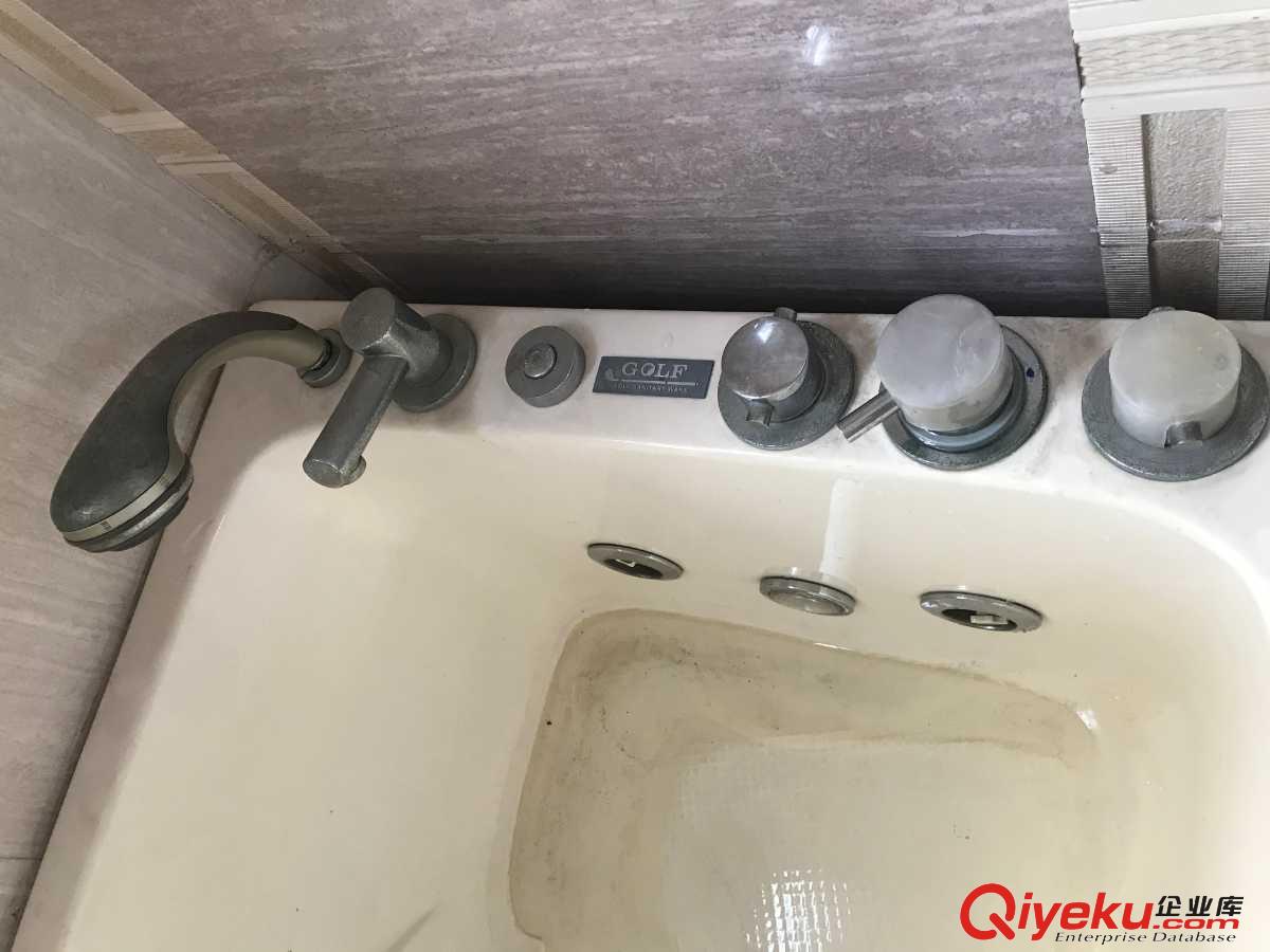 高爾夫浴缸維修 上海長(zhǎng)寧區(qū)維修浴缸漏水原始圖片3