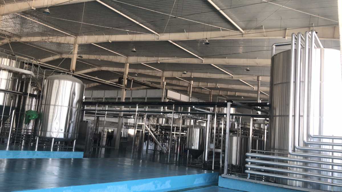 遼寧啤酒廠大型啤酒設備  啤酒廠10噸發酵罐原始圖片2
