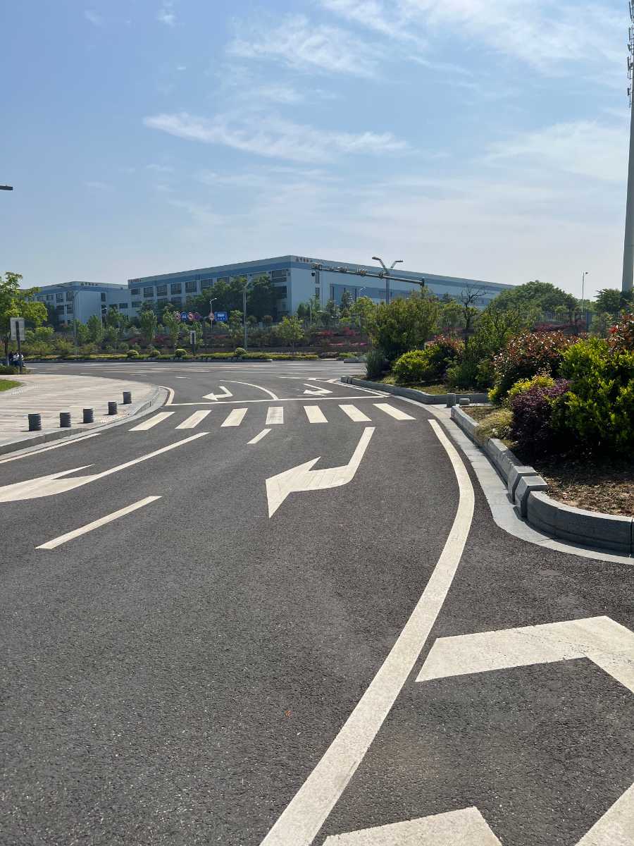 目賞交通(一八九五一七四四五六七)是專(zhuān)注道路交通劃線的公司