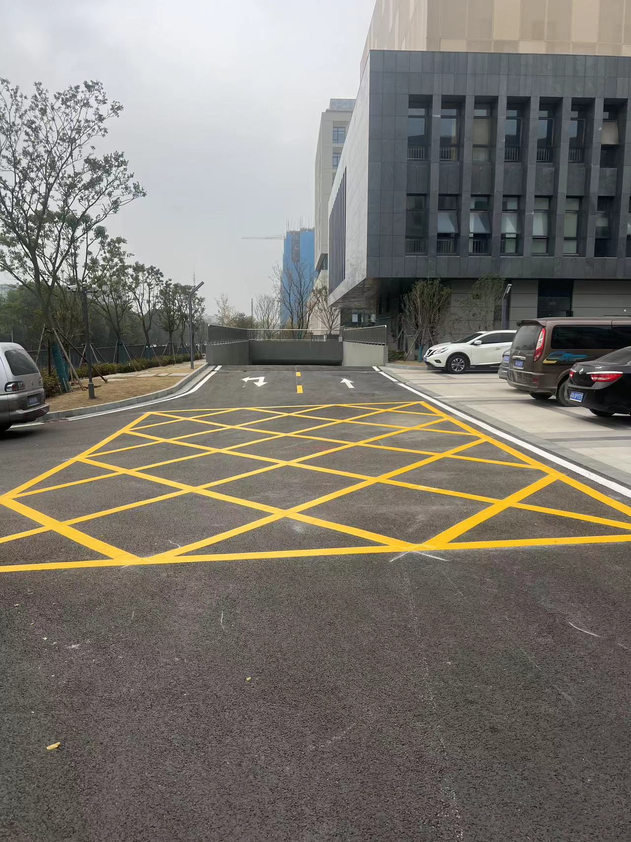 南京道路劃線-廠區工廠車間道路目賞地標線劃線