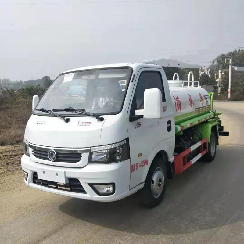 东风途逸绿化喷洒车 蓝牌2.5吨洒水车