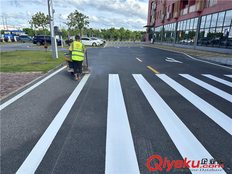 廣西熱熔道路劃線的價(jià)格是多少錢一米?