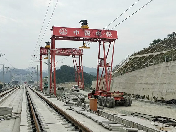 河北保定龍門(mén)吊夾軌器