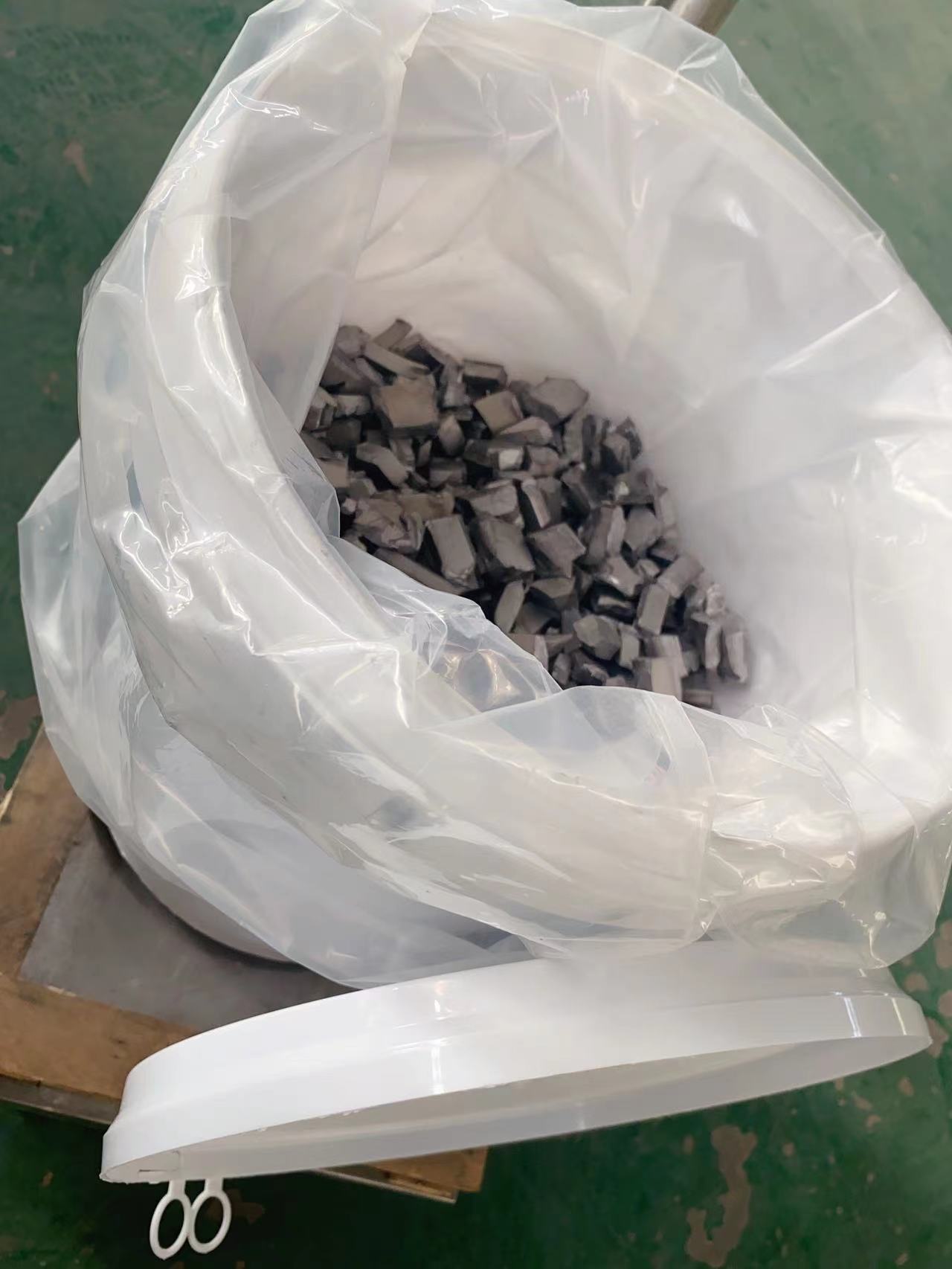鈦鉬合金Ti-32Mo中間合金粒度1-6mm原始圖片3