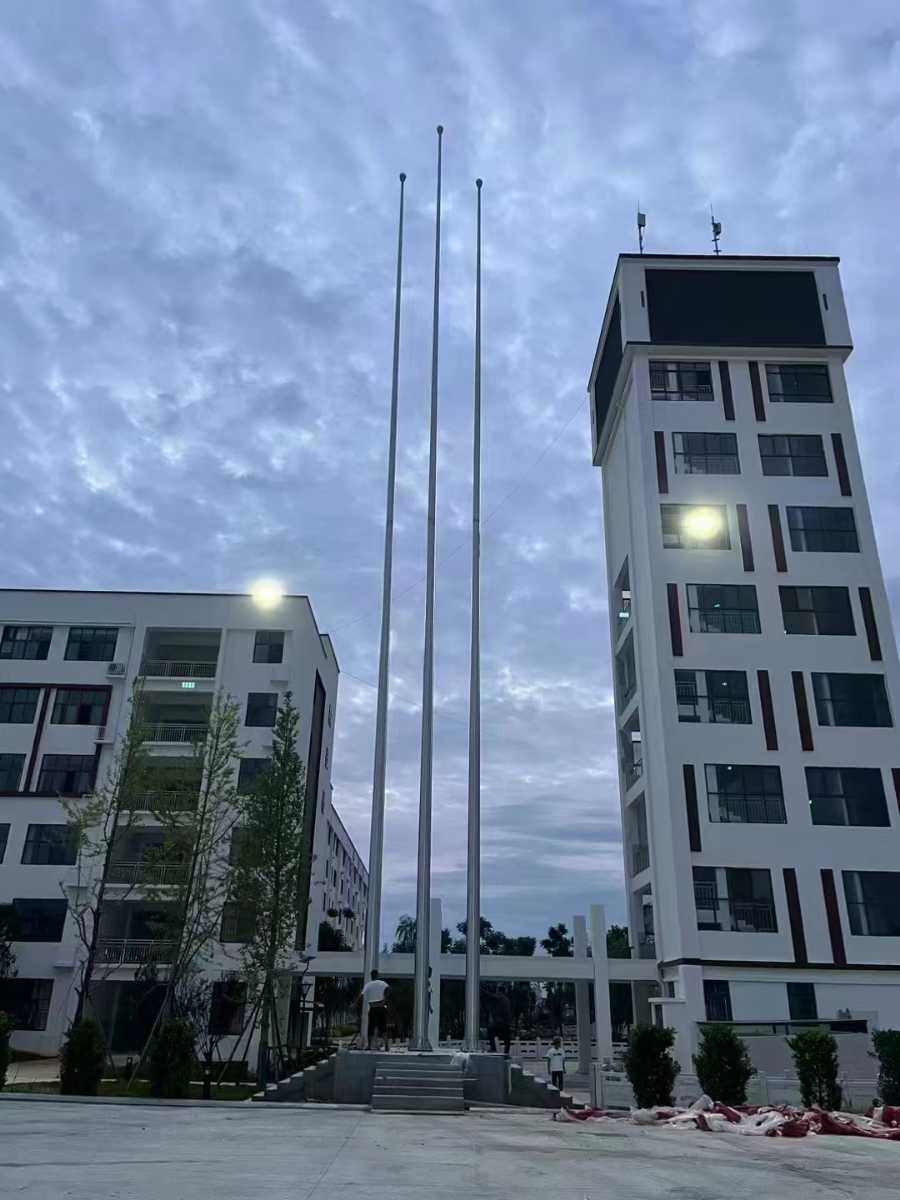 日照膜結構車棚雨棚遮陽棚日照旗桿定制廠家電動音樂旗桿