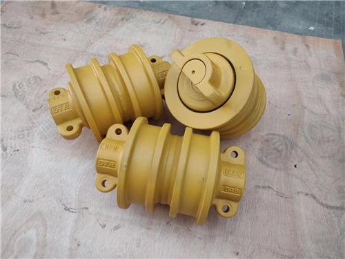 漳州挖机底盘件pc200支重轮pc40/pc60/pc100