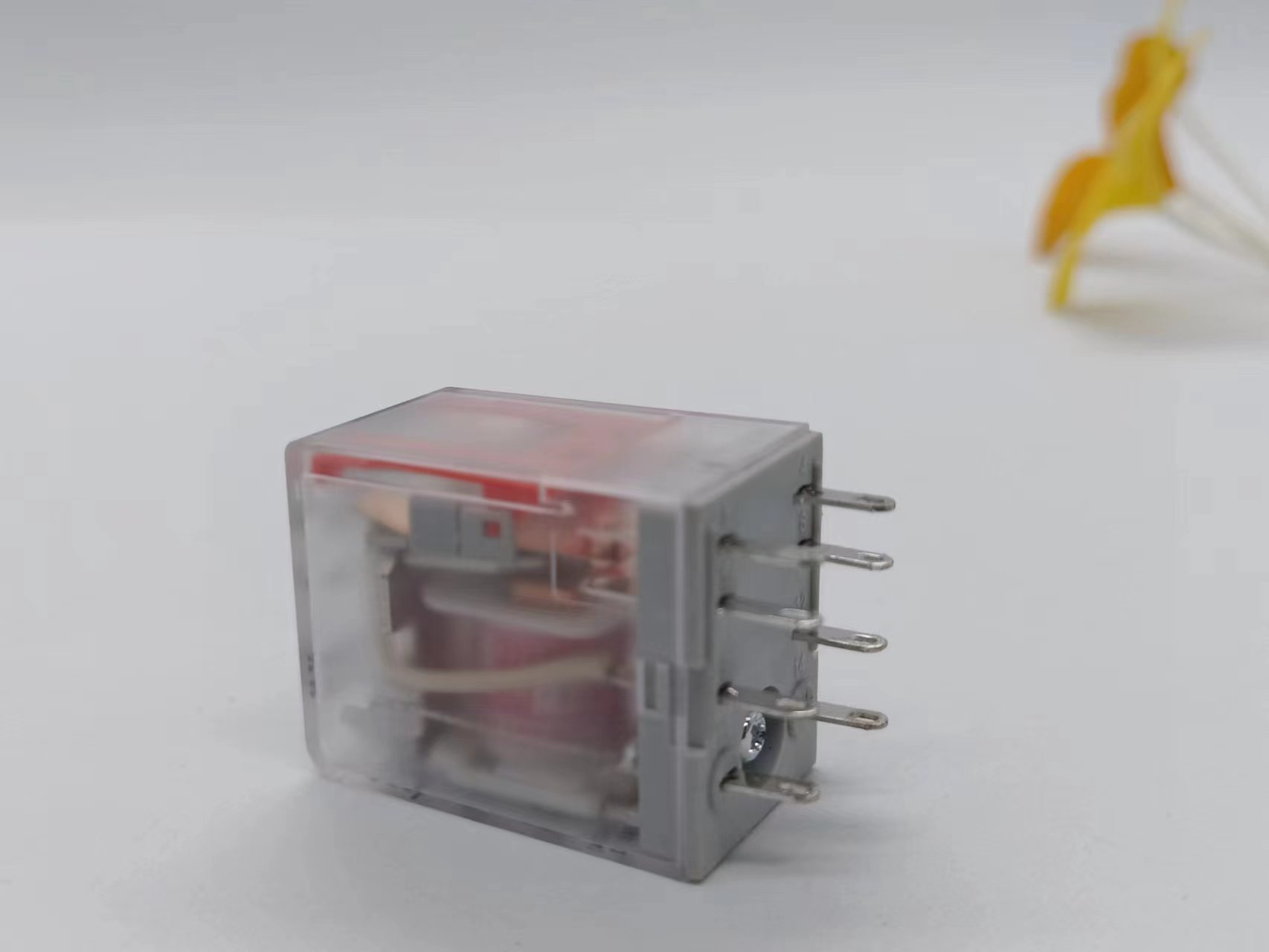 供應(yīng)小型中間繼電器HH52PDC24V電磁開關(guān)原始圖片2
