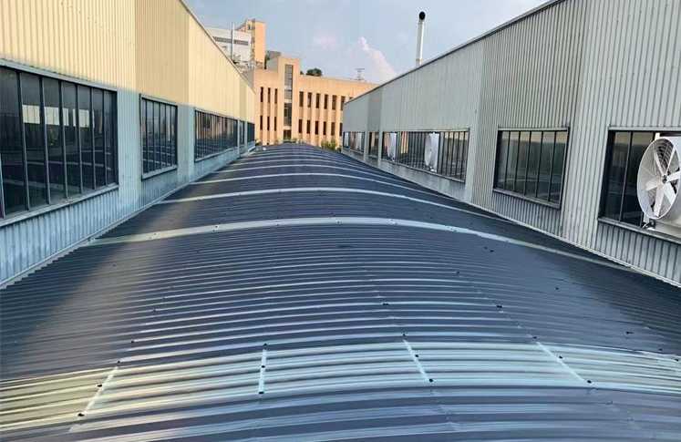 沂源縣廠房車間頂板墻板維修更換搭建室內(nèi)彩鋼房原始圖片2
