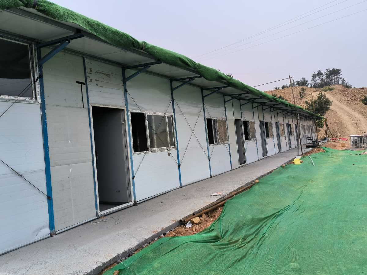供應(yīng)利津辦公室集裝箱移動房住人活動板房原始圖片2