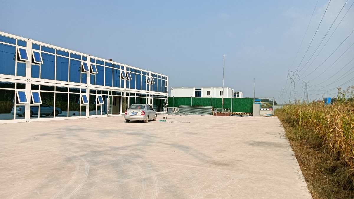 供應(yīng)魏縣項目部駐地打包箱房住人辦公活動板房原始圖片2