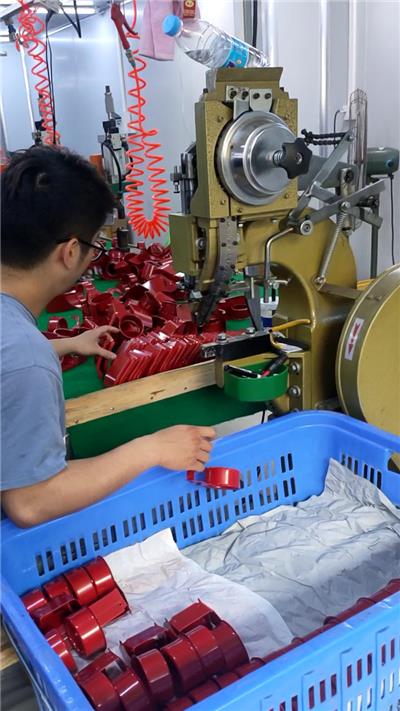 金采胶带切割器生产视频
