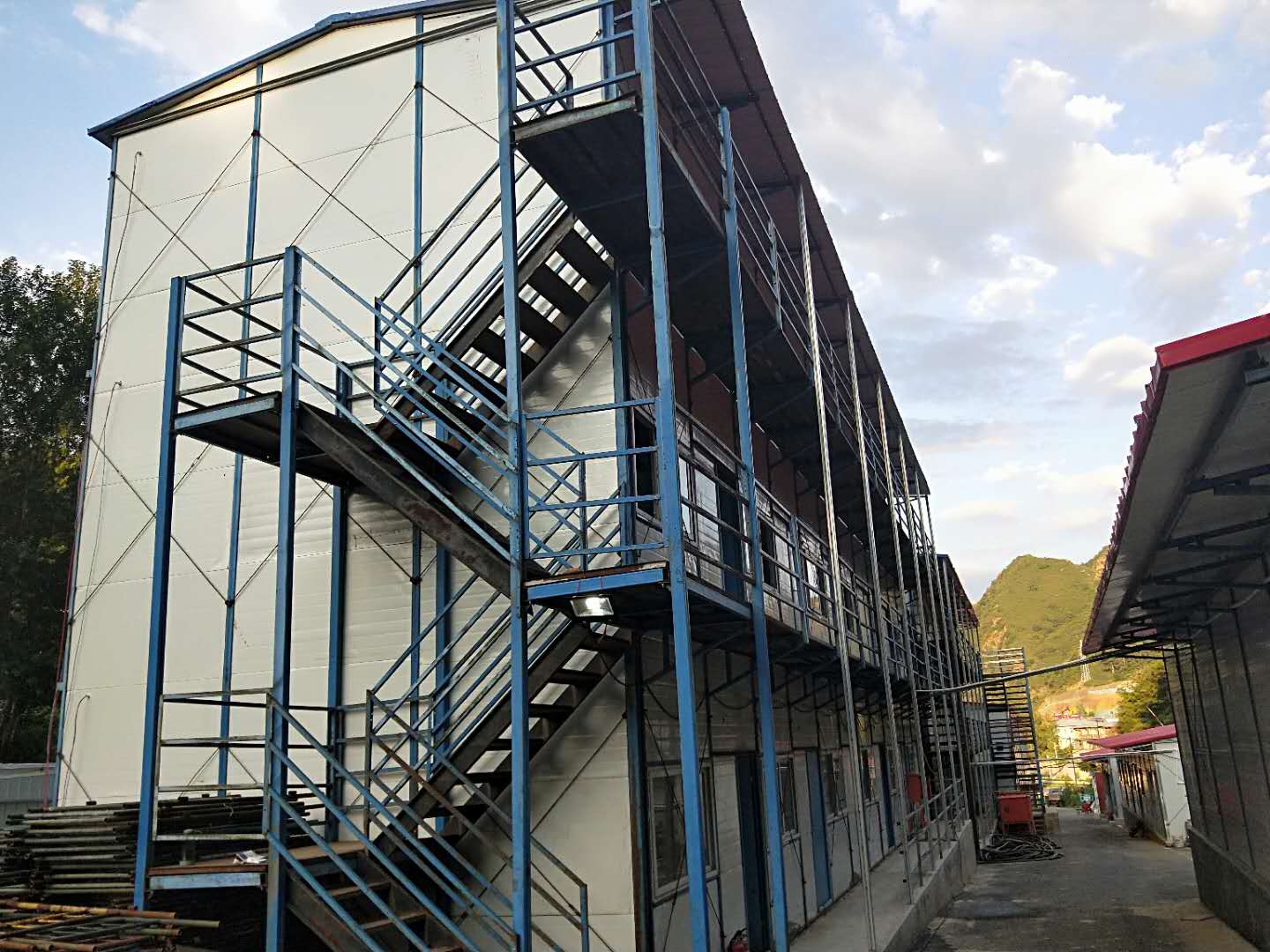 錫林郭勒工地住人集裝箱房 太卜寺工地宿舍快拼箱 環(huán)保節(jié)能