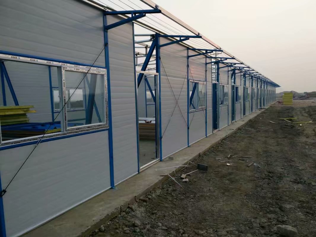 漢中市漢臺區(qū)玻璃幕布打包箱陽光房 廠家按需定制
