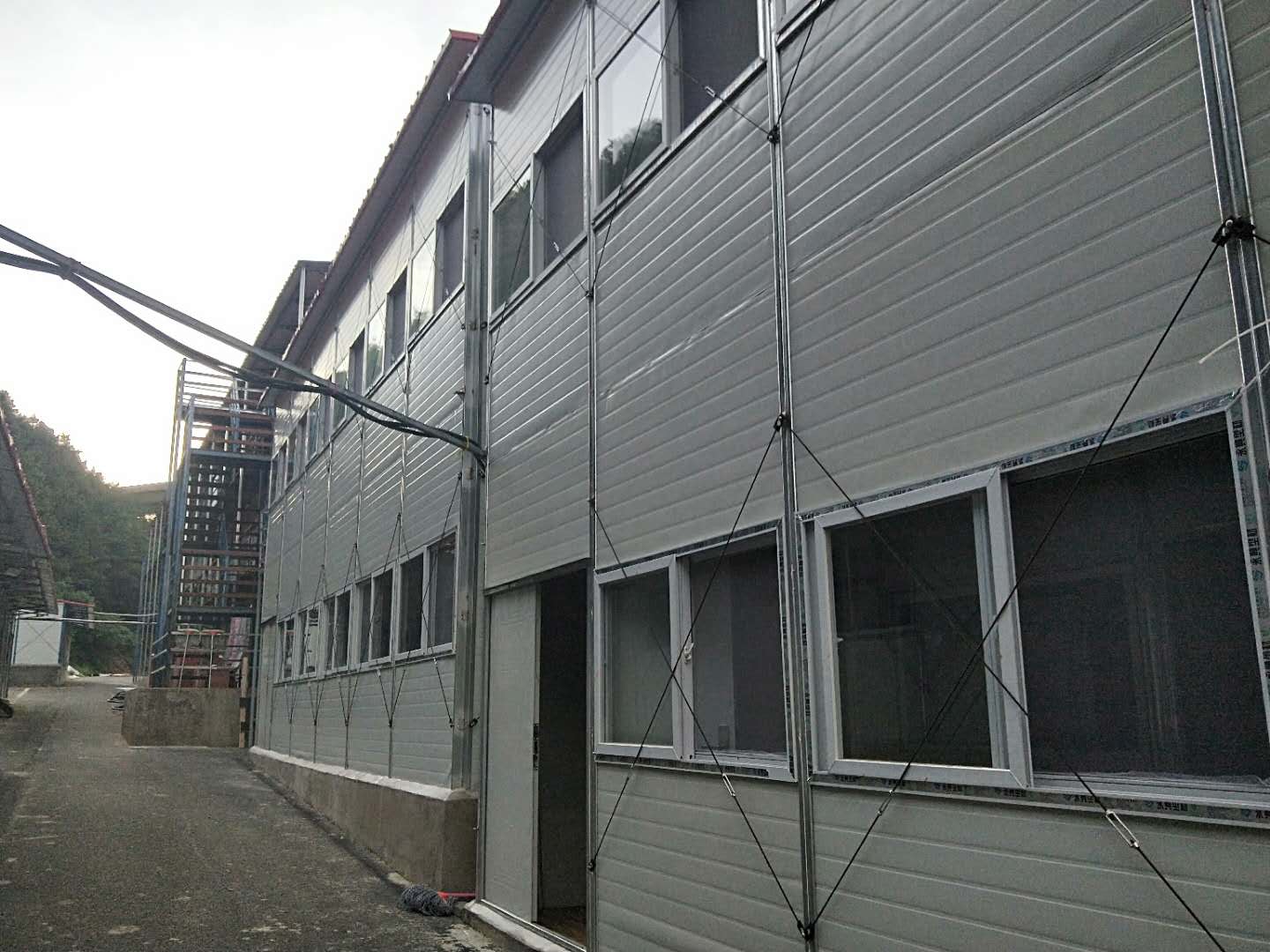 錫林郭勒工地彩鋼房 多倫縣組裝式住人集裝箱房 精選廠家原始圖片3