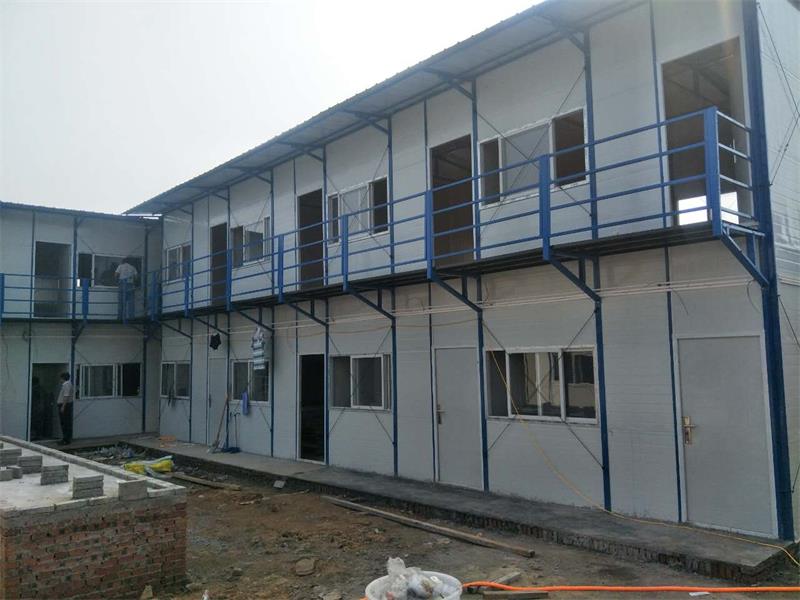 咸陽(yáng)市巖棉彩鋼活動(dòng)房 武功縣住人彩鋼房施工 使用壽命長(zhǎng)原始圖片2