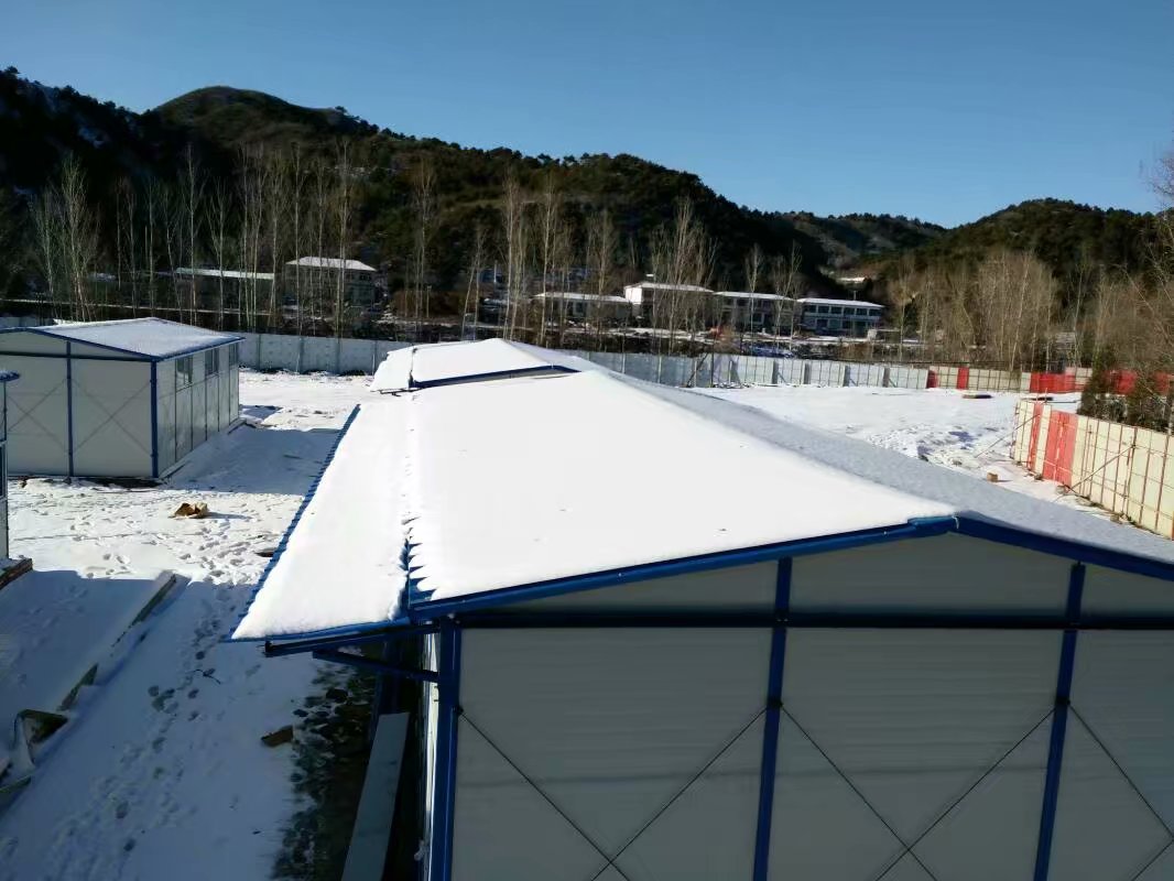 保定住人集裝箱活動(dòng)房 涿州工地臨建彩鋼房定制 緊急救災(zāi)用房原始圖片2