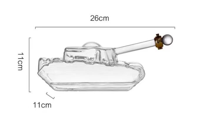 河間華企手工藝生產(chǎn)坦克造型酒瓶玻璃工藝酒瓶1000ml