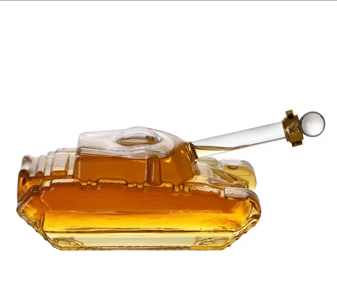 河間華企生產坦克造型酒瓶吹制玻璃工藝泡酒瓶1000ml原始圖片2