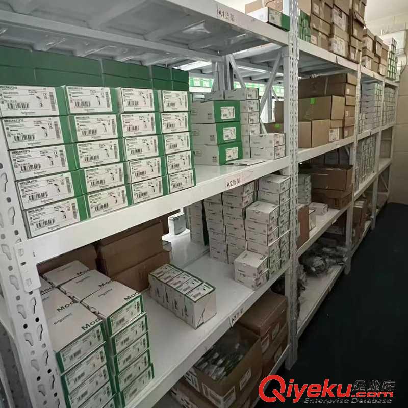 BMENOS0300	通訊模塊，Modbus TCP和EtherNet/IP，10/100M，3個(gè)RJ45 Ethernet 口， 以太網(wǎng)網(wǎng)關(guān)模塊，支持DIO和RIO子環(huán)，僅支持以太網(wǎng)背板