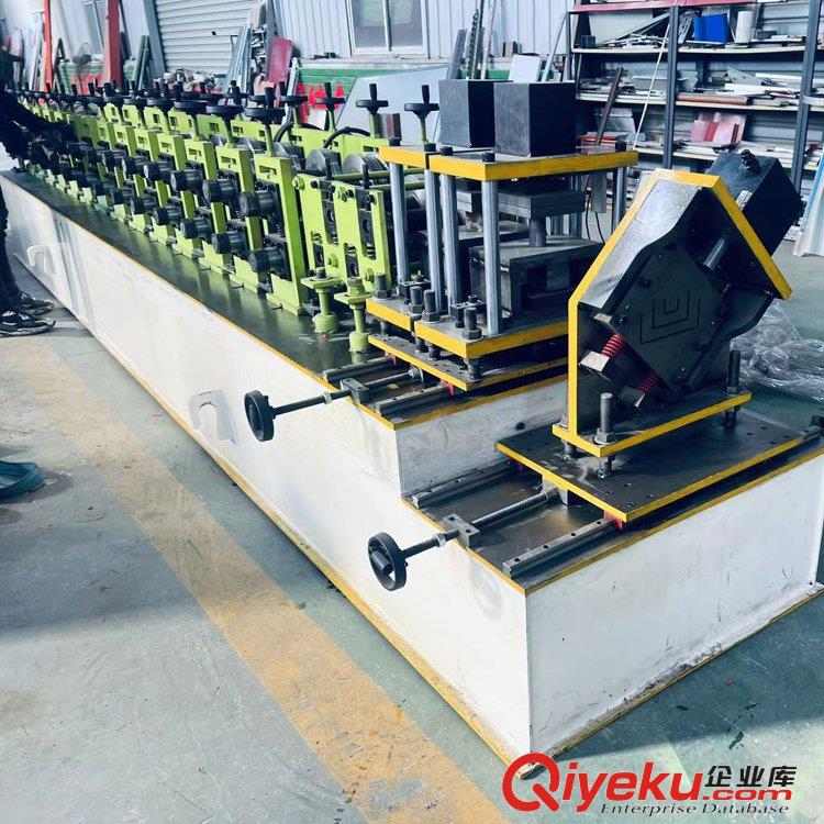 供應(yīng) 全自動(dòng)C型鋼生產(chǎn)線 金碩 小型金屬成型c型鋼機(jī) 按需定做