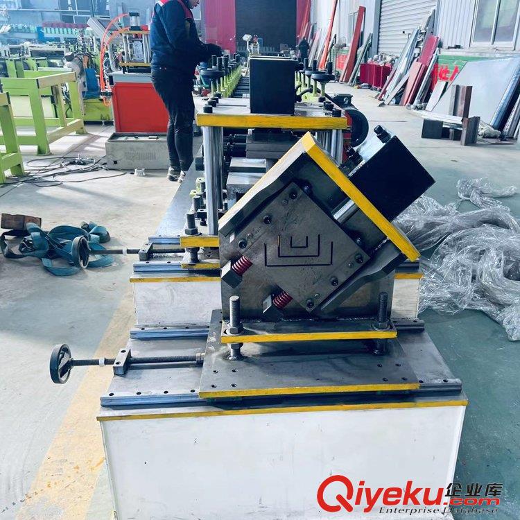 u型槽設備 金碩 換型式u型壓瓦機 地槽設備原始圖片2
