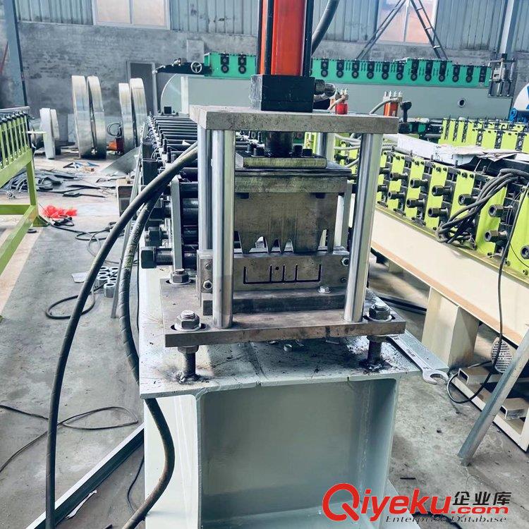 不銹鋼u型槽機械 全自動陰角地槽成型機 金碩 復(fù)合板包邊機