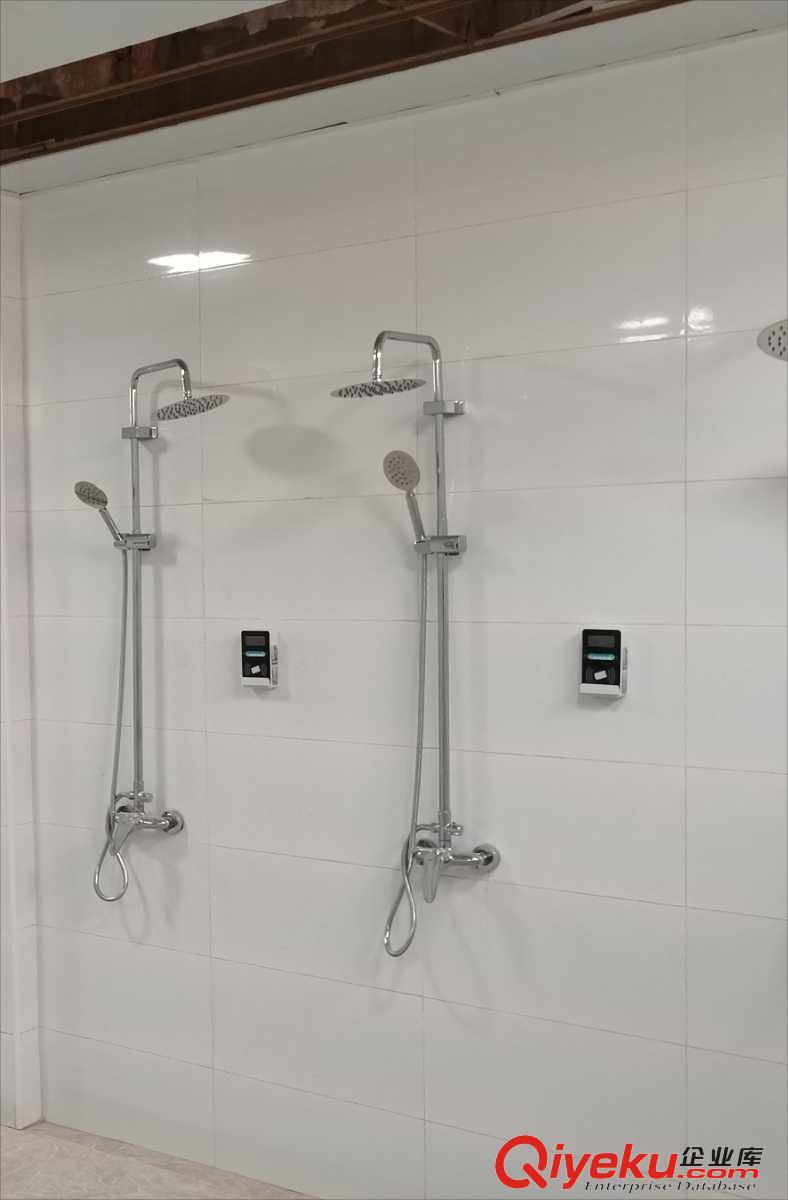武漢澡堂洗澡掃碼水控機，淋浴洗澡插卡機