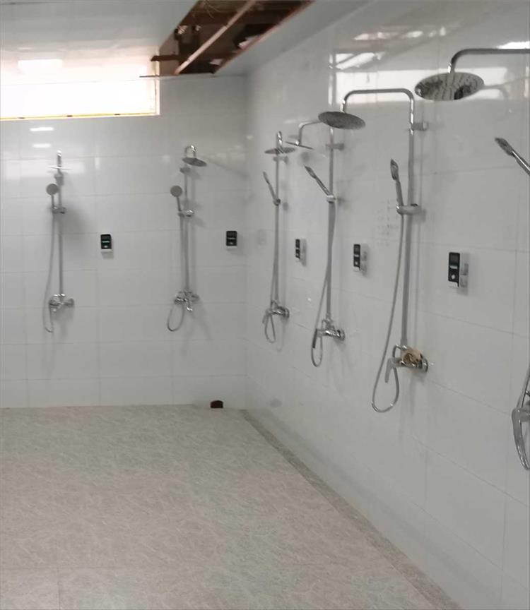 热水不够用 安装浴室扫码洗澡刷卡器 浴室插卡机节水器图片三