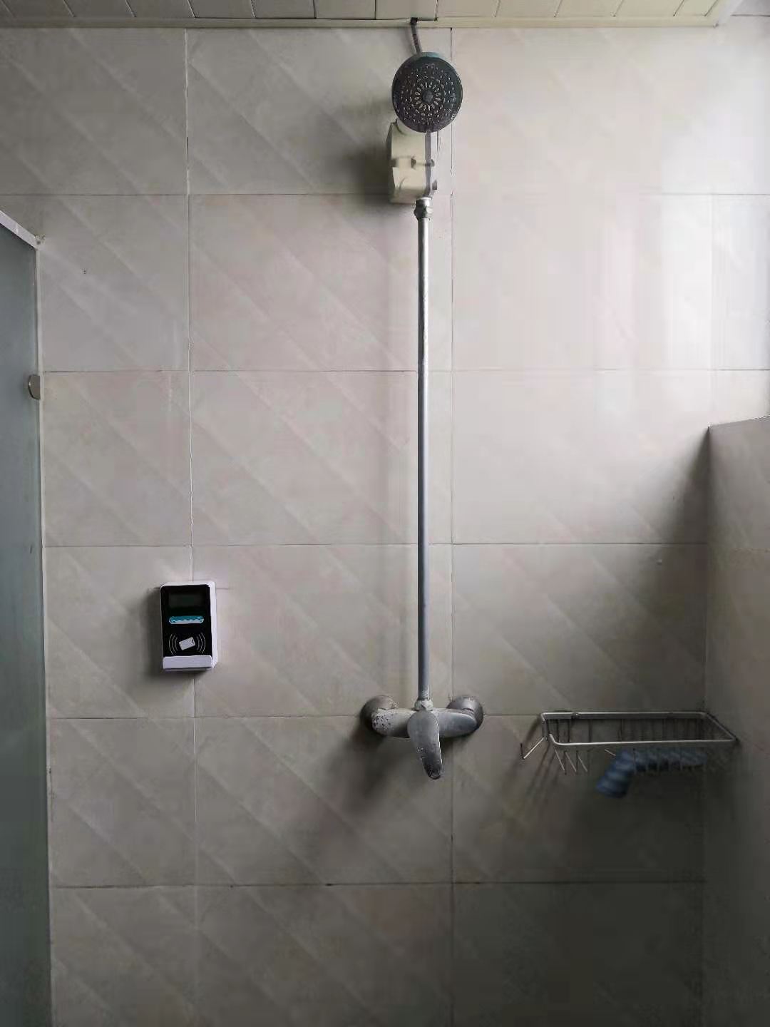 掃碼水控機 浴室洗澡掃碼密碼預約刷卡一體水控機
