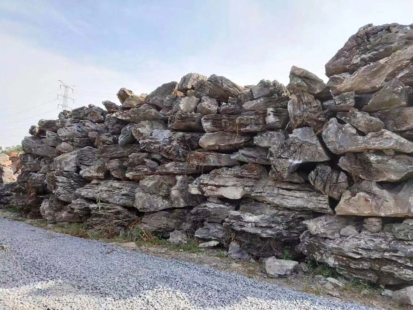 湖邊造景鵝卵石草坪綠地假山石