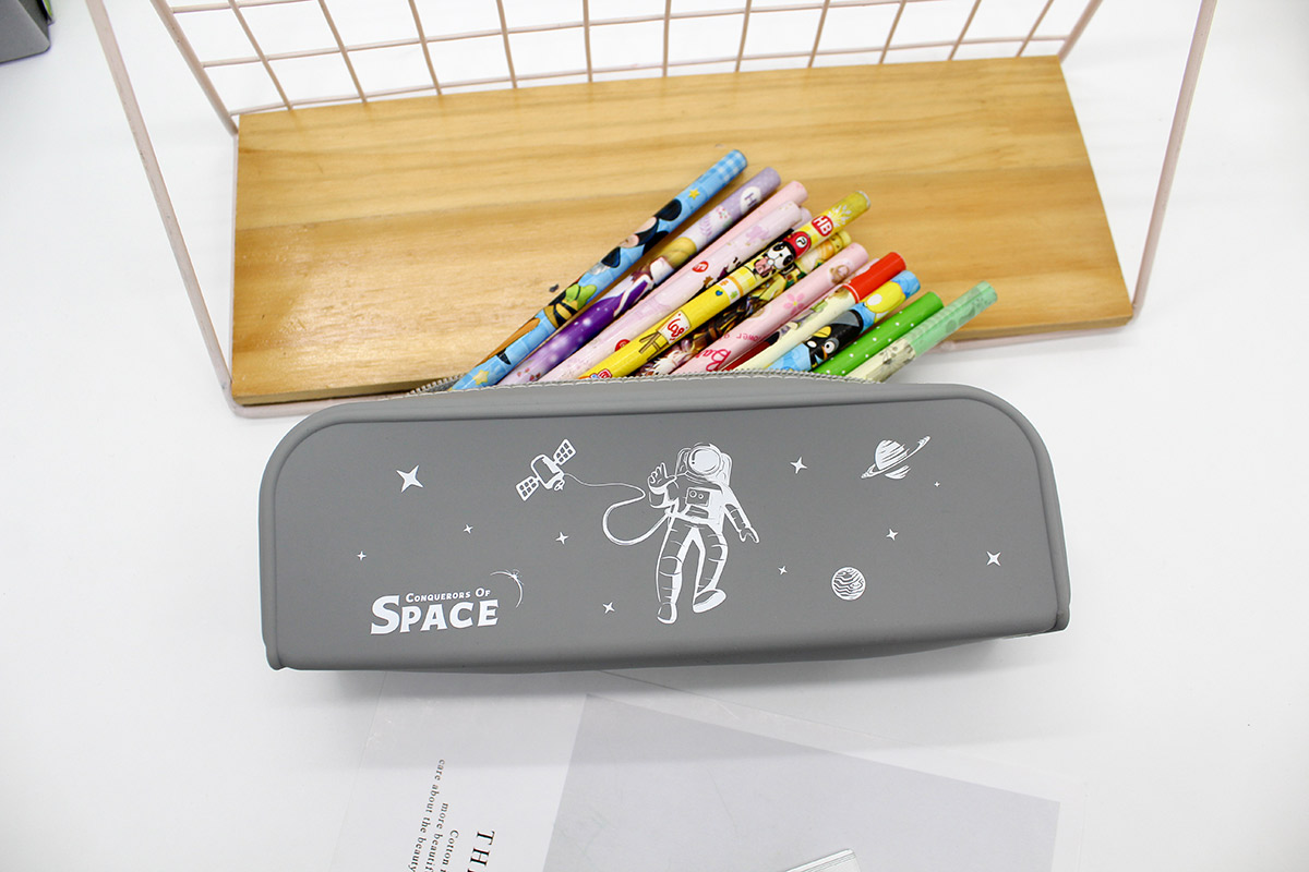 Popular Space Cool Pen Case Back to School Made in China